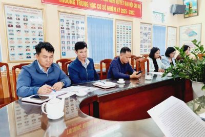 CHI BỘ TRƯỜNG THCS GIAO PHONG ĐÓN ĐOÀN GIÁM SÁT CỦA ĐẢNG ỦY XÃ GIAO NINH