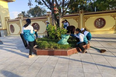 HỌC SINH TRƯỜNG THCS GIAO PHONG THAM GIA LAO ĐỘNG VỆ SINH KHU VỰC NGHĨA TRANG LIỆT SỸ GIAO PHONG XÃ GIAO NINH