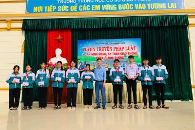 TRƯỜNG THCS GIAO PHONG KHEN THƯỞNG THẦY VÀ TRÒ TRONG KÌ THI CHỌN HỌC SINH GIỎI CẤP TỈNH NĂM HỌC 2025-2026